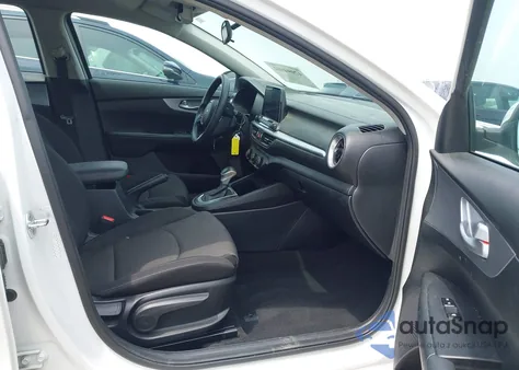 2022 Kia Forte Lxs z USA, uszkodzony, nr VIN 3KPF24AD7NE490948